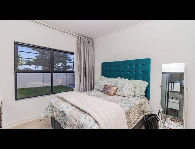 3 BEDROOM APARTMENT FOR SALE IN SANDOWN